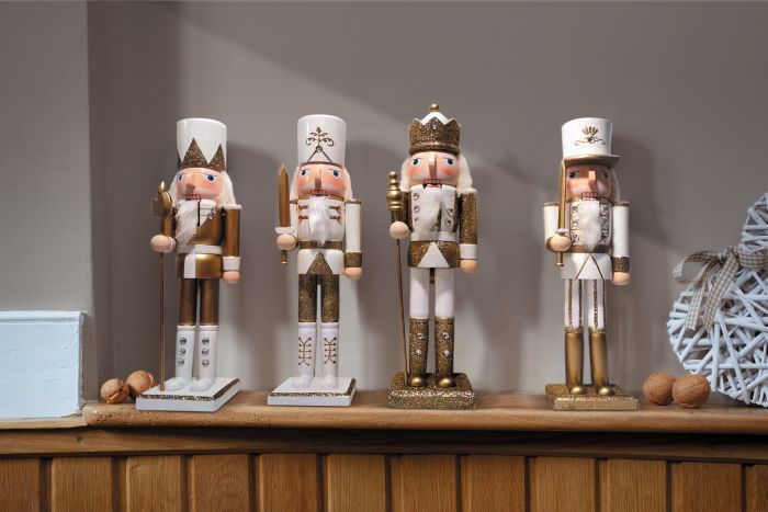 Picture of Nutcracker - Gold/White Large